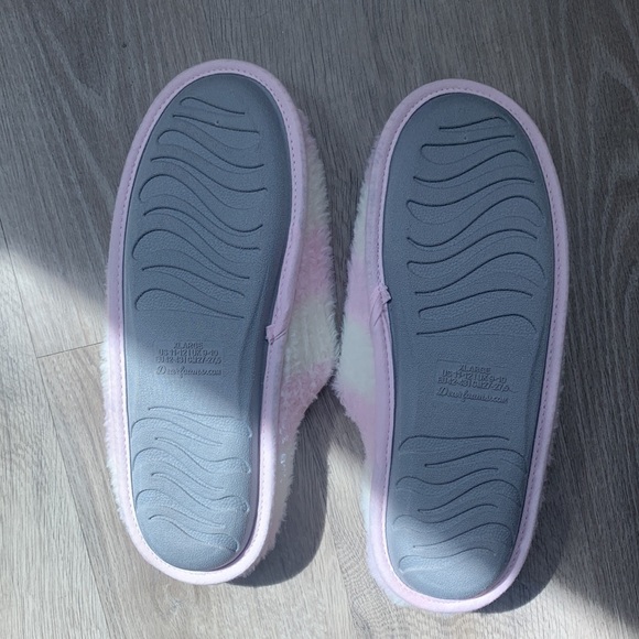 Never worn slippers, pink and yellow. Size 11-12 US - Picture 4 of 6